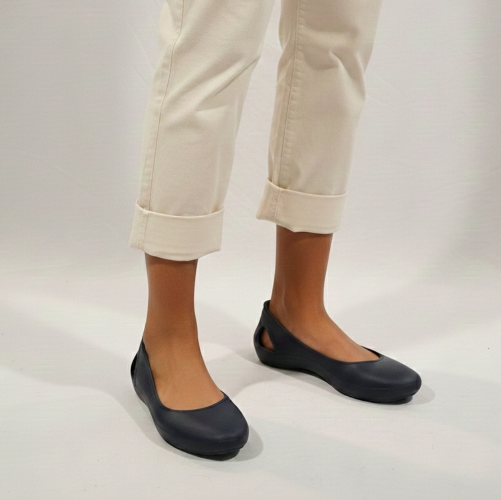 New CROCS Laura Ballet Flats 10